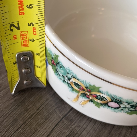 MIKASA| vintage Christmas bouquet porcelain trinket - Picture 8 of 8